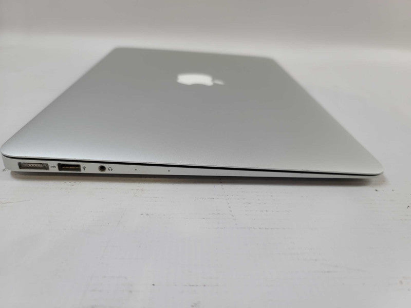 MacBook Air 2015 13\\" i5-5250U @ 1.60GHz, 8GB DDR3, 256GB SSD