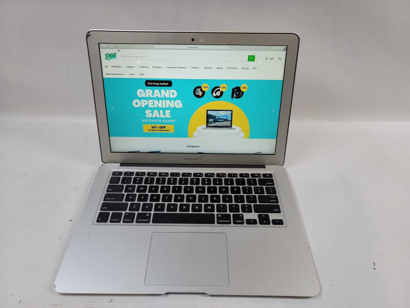 MacBook Air 2015 13\\" i5-5250U @ 1.60GHz, 8GB DDR3, 500GB SSD **READ