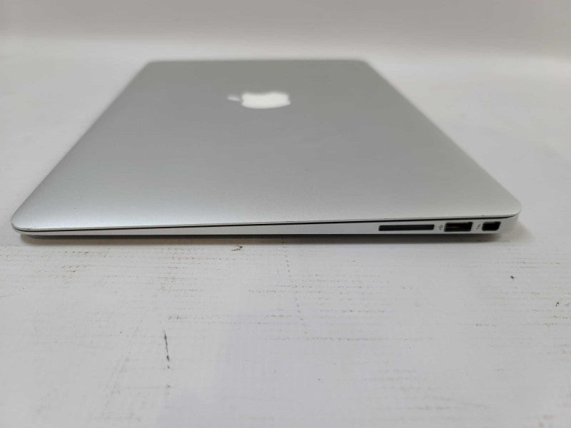 MacBook Air 2015 13\\" i5-5250U @ 1.60GHz 8GB DDR3, 500GB SSD