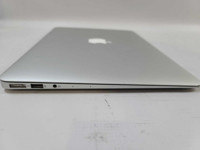 MacBook Air 2015 13\\" i5-5250U @1.60GHz, 8GB DDR3, 500GB SSD **READ