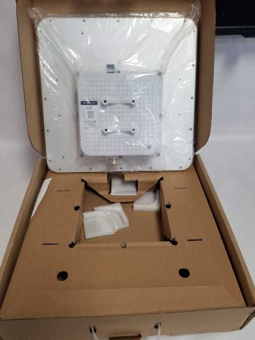 New Open-Box APC MACH 5 V3 Ourdoor Router  Q#