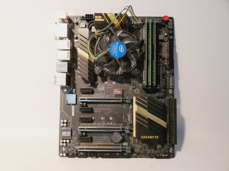 Gigabyte GA-Z170X-UD5 + Intel Core i7-6700 @ 3.4GHz + 20GB DDR4 (