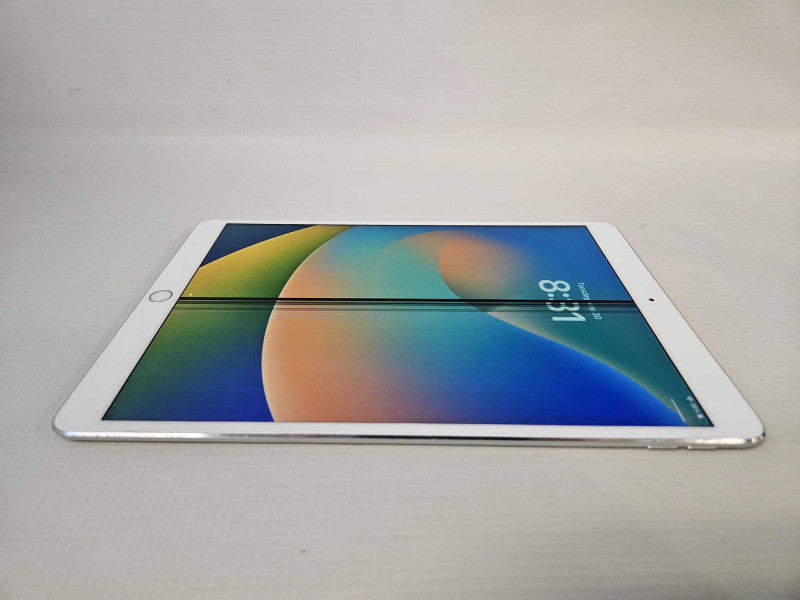 Apple iPad Pro 10.5 Inch - 256GB - Gray (Wifi) A1701 *Broken LCD* )