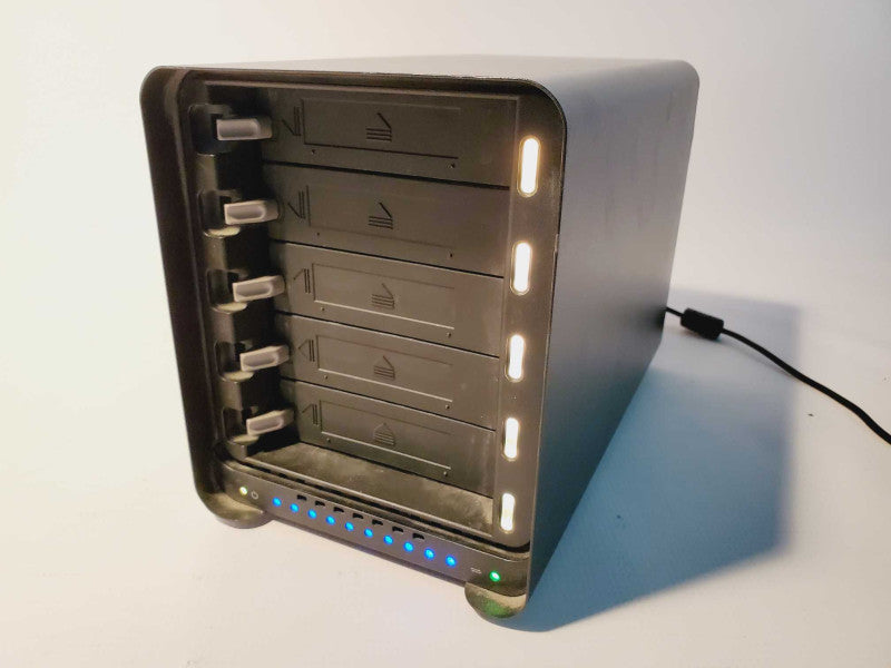 Data Robotics DRDS2-A Drobo FS Storage Array 5x 3.5\\" No HDD [Read] (