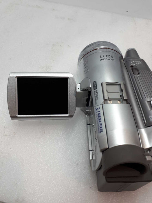 Panasonic PV-GS250 3.1MP 3CCD MiniDV Camcorder w/10x Optical Zoom &