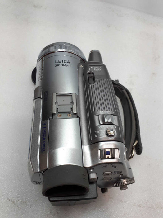 Panasonic PV-GS250 3.1MP 3CCD MiniDV Camcorder w/10x Optical Zoom &