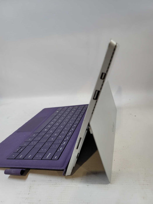 Microsoft Surface Pro 3 w/ detachable Keyboard i5-4300U, 4GB DDR3, 128GB SSD Î²