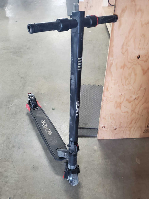 Gravity Blade 18880 Electric Scooter (AS-IS) |