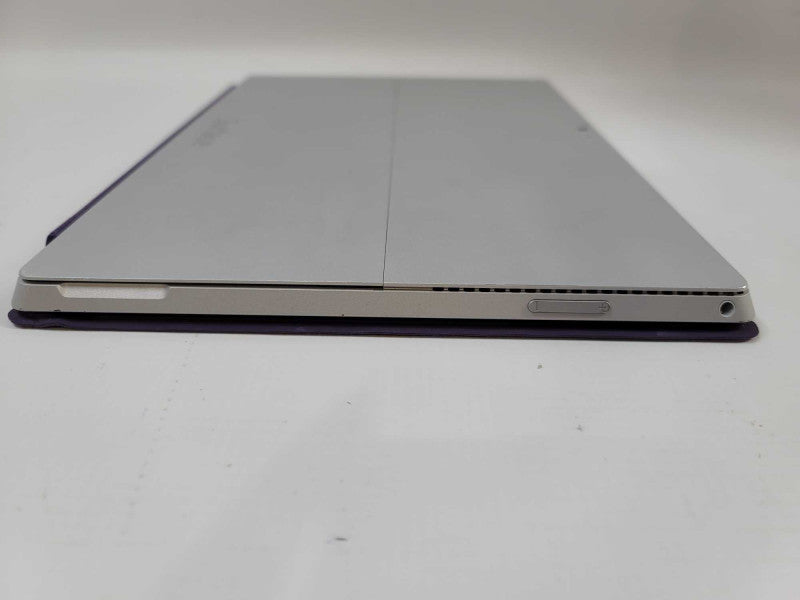 Microsoft Surface Pro 3 w/ detachable Keyboard i5-4300U, 4GB DDR3, 128GB SSD Î²