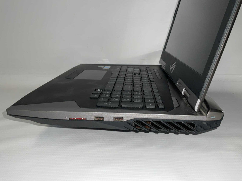 ASUS Republic of Gamers G703V 32GB RAM Intel i7-7820HK @2.9GHz GTX 1080 8GB  -