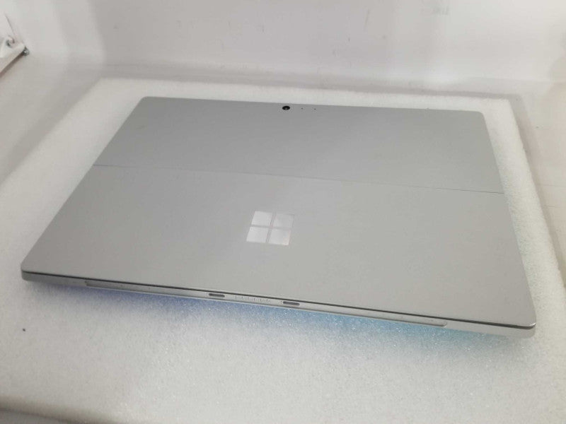 Microsoft Surface Pro 4 - i5-6300U 2.4GHz, 8GB RAM, 256GB SSD