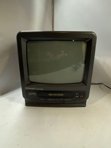 Emerson 14\\" Color Television/Video Cassette Recorder TV/VCR Combo with remote