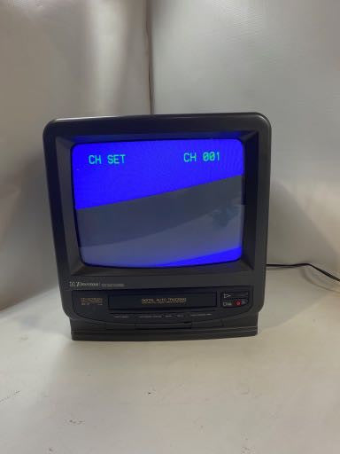Emerson 14\\" Color Television/Video Cassette Recorder TV/VCR Combo with remote