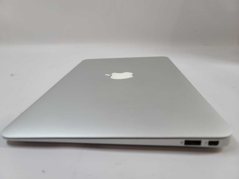 MacBook Air 2012 11\\" i5-3317 @ 1.70GHz, 4GB DDR3, 256GB SSD **read Î²