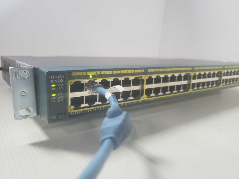 Cisco WS-C2960S-48TS-S V05 Gigabit 48-Port Ethernet Switch )