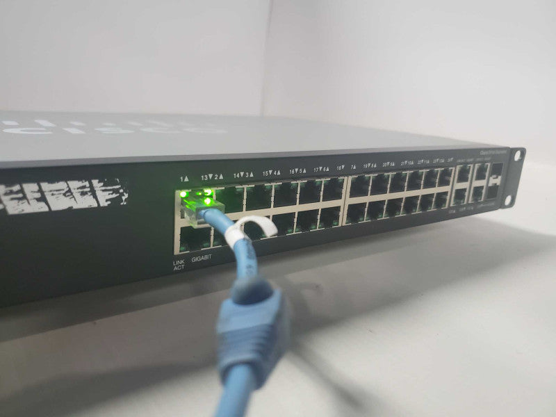 Cisco SG300-28 Managed Gigabit Switch 28 Ports )