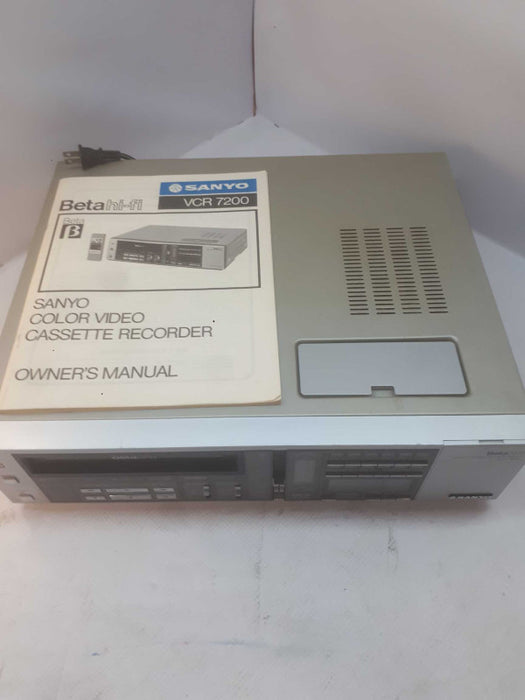 Sanyo VCR 7200 BETA HI-FI with owners manual