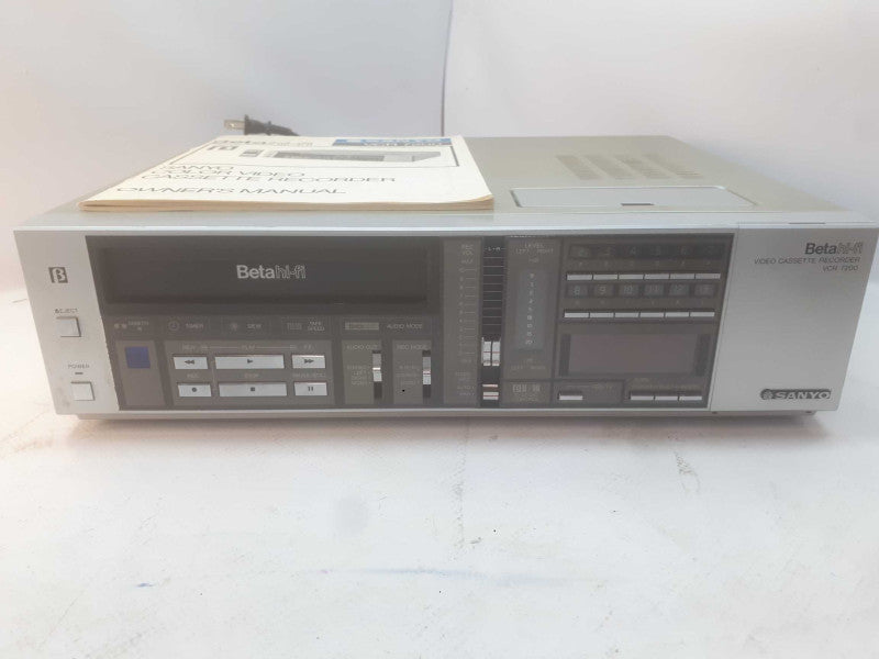 Sanyo VCR 7200 BETA HI-FI with owners manual