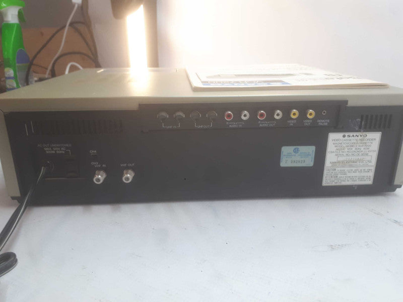 Sanyo VCR 7200 BETA HI-FI with owners manual