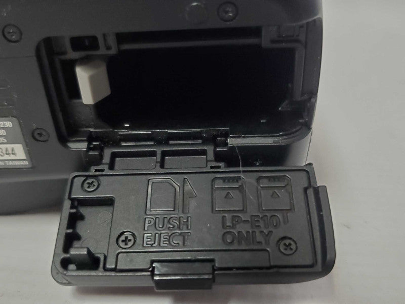 Canon EOS Rebel T6 24.2MP Digital Camera Body (READ)|