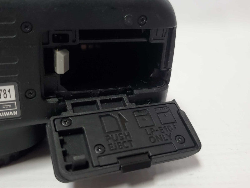 Canon EOS Rebel T5 18.0MP Digital Camera Body (AS-IS) |