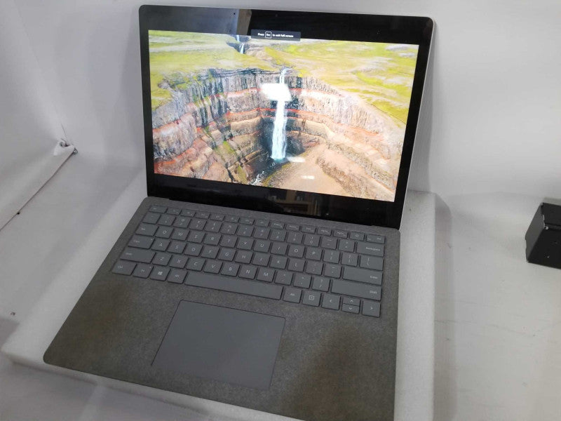 Microsoft Surface Laptop 2 - i7-8650U 1.9GHz, 8GB RAM, 256GB SSD -READ