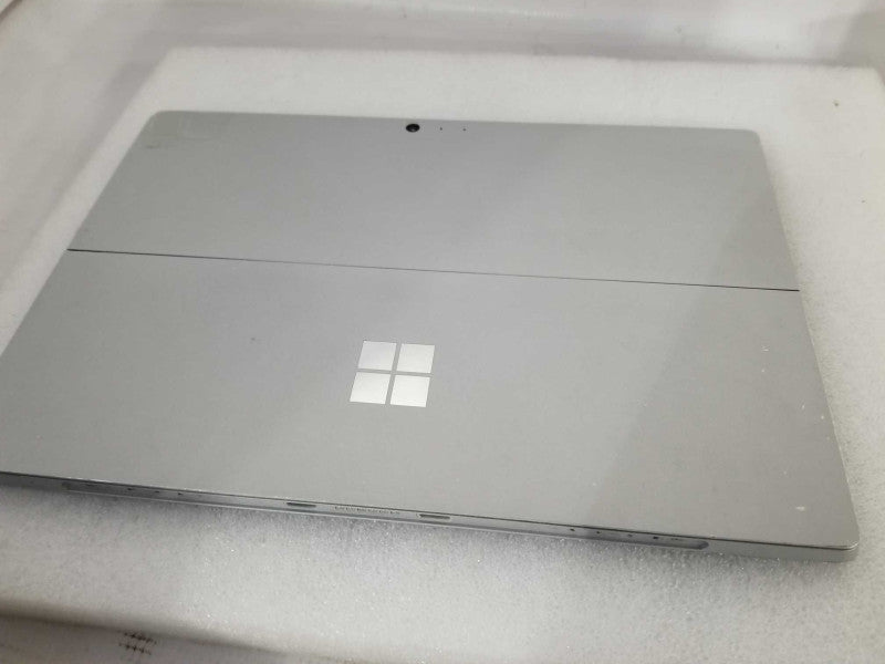 Microsoft Surface Pro 4 - i5-6300U, 4GB RAM, 128GB SSD - READ