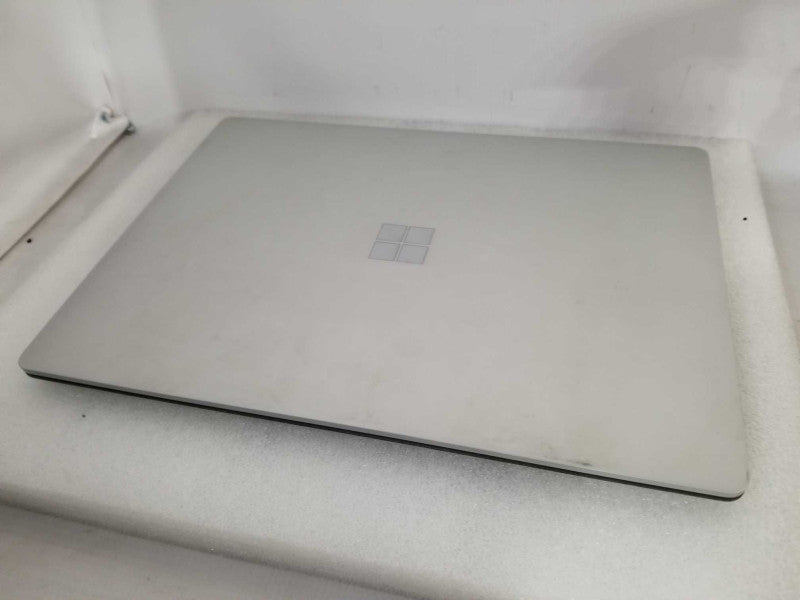 Microsoft Surface Laptop 2 - i7-8650U 1.9GHz, 8GB RAM, 256GB SSD