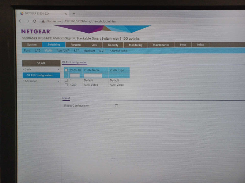 NetGear S3300-52X 48-Port Gigabit Stackable smart switch w/ 4x 10G uplinks _