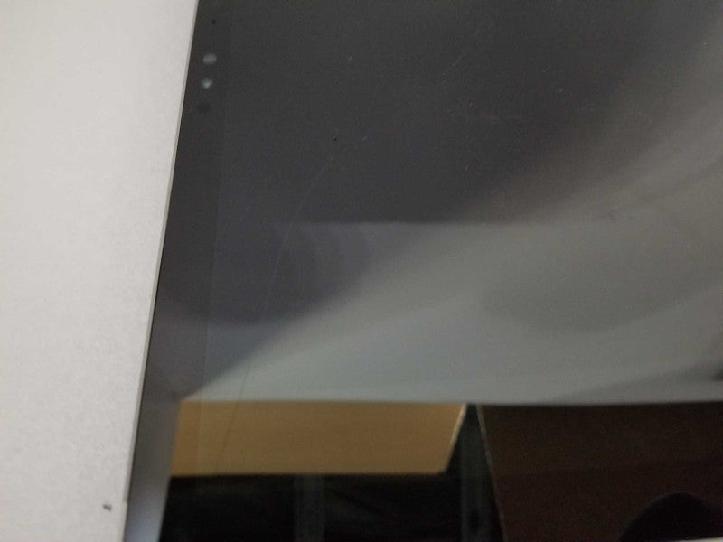 Microsoft Surface Pro 4 - i7-6650 2.2GHz, 8GB RAM, 256GB SSD - READ