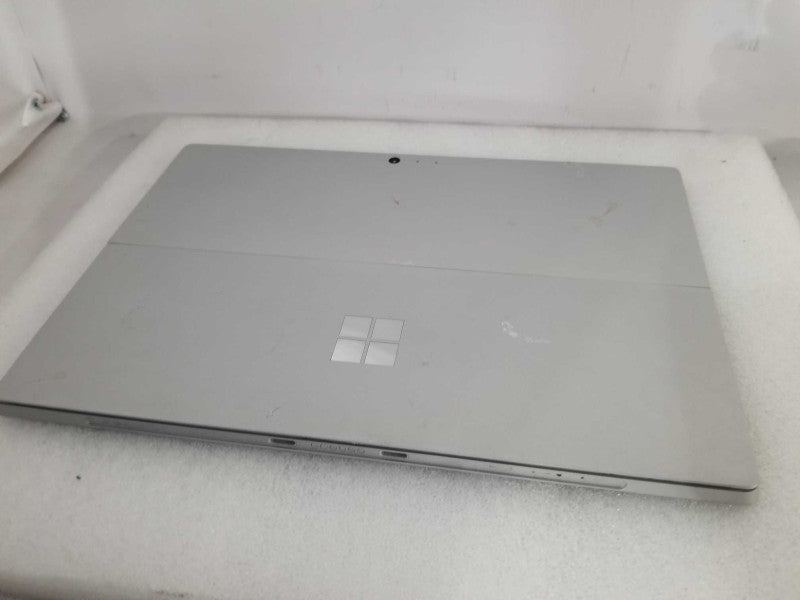 Microsoft Surface Pro 4 - i7-6650 2.2GHz, 8GB RAM, 256GB SSD - READ
