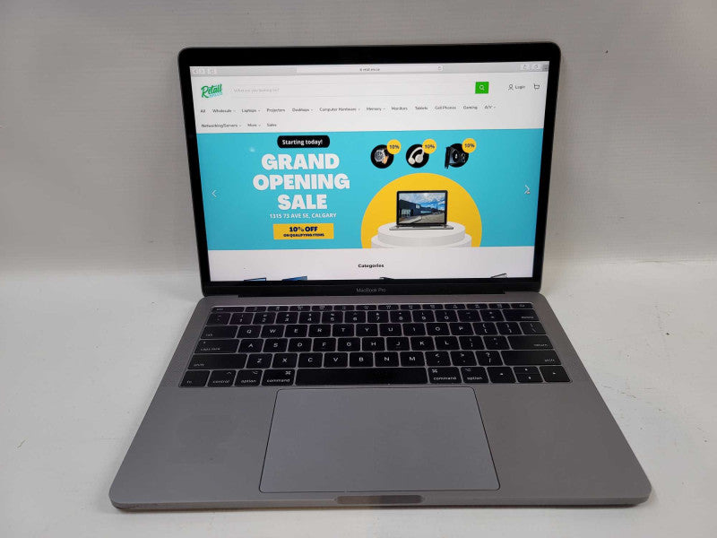 MacBook Pro 2017 13\\" i5- 7360, 8GB DDR3, 256GB SSD **NO AC ADAPTER Î²
