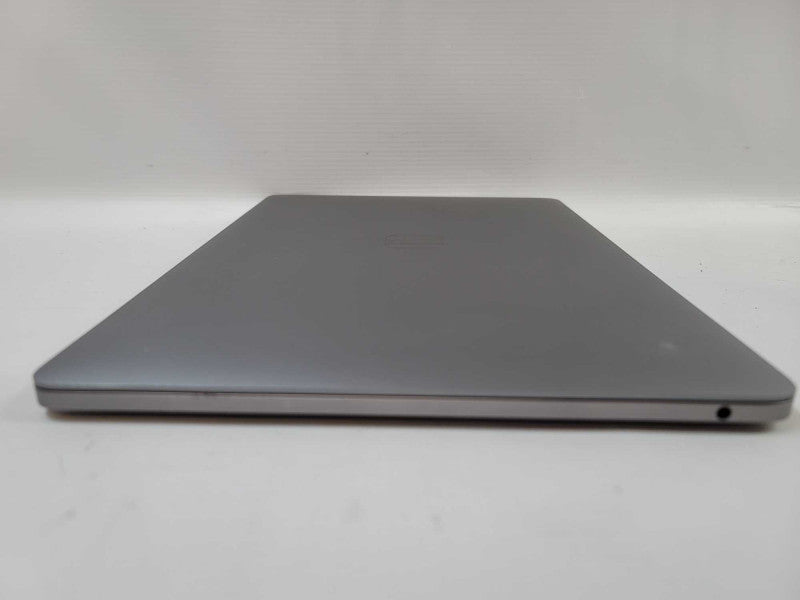 MacBook Pro 2017 13\\" i5- 7360, 8GB DDR3, 256GB SSD **NO AC ADAPTER Î²