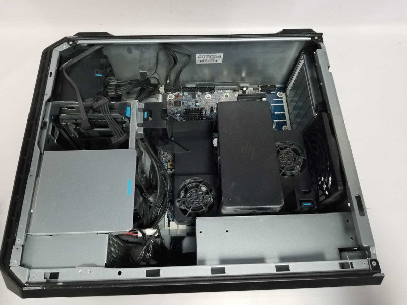 HP Z4 workstation BAREBONE - No CPU / No Ram / No HDDS / No GPU - READ #