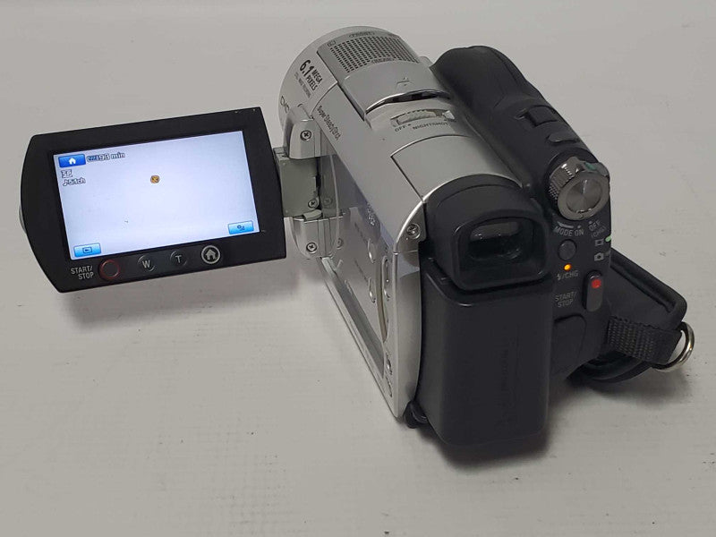 SONY DCR-DVD508 DVD Camcorder with Case |