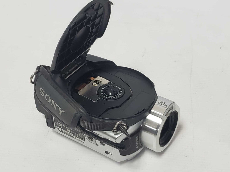 SONY DCR-DVD508 DVD Camcorder with Case |