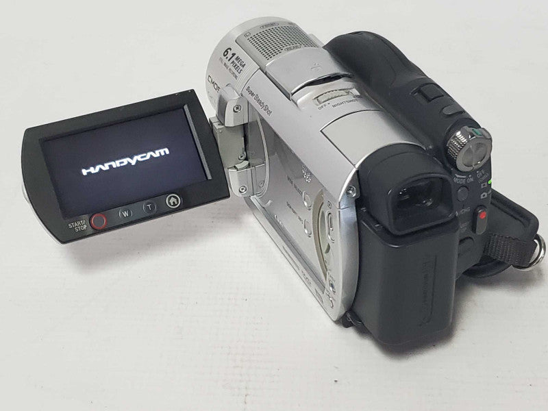 SONY DCR-DVD508 DVD Camcorder with Case |