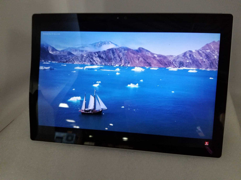 Microsoft Surface Pro 4 - i5-6300U, 8GB RAM, 256GB SSD - READ