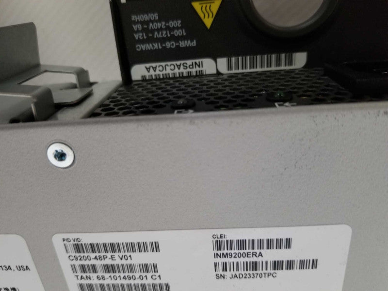 Cisco C9200-48P-E Catalyst 9200 48-Port Gigabit PoE+ Switch, 1x PSU Q_