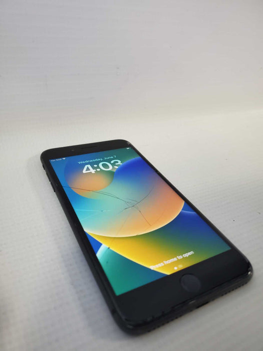 Apple iPhone 8 Plus - 64GB - Space Gray (Unlocked) A1897 *READ* )