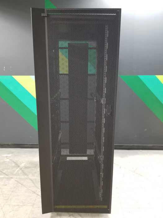 IBM 7014-T00 36U Server Rack Cabinet Enclosure 172.5x 64X110cm, READ _
