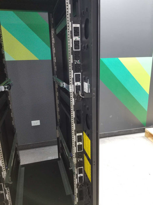 IBM 7014-T00 36U Server Rack Cabinet Enclosure 172.5x 64X110cm, READ _