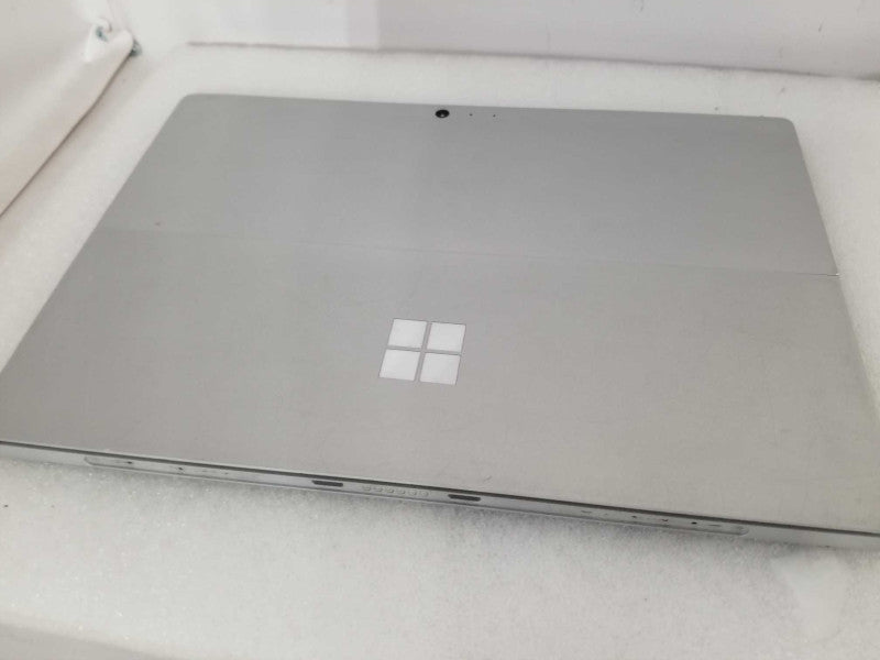 Microsoft Surface Pro 5 - i5-7300U 2.6GHz, 8GB RAM, 256GB SSD - READ