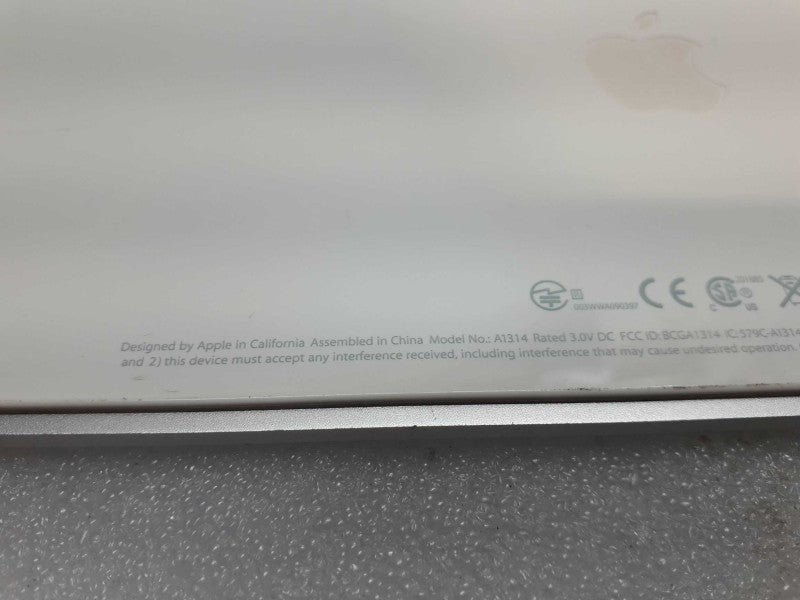 GENUINE Apple A1314 Wireless Keyboard White Keys Aluminum Metal &