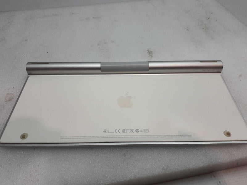 GENUINE Apple A1314 Wireless Keyboard White Keys Aluminum Metal &