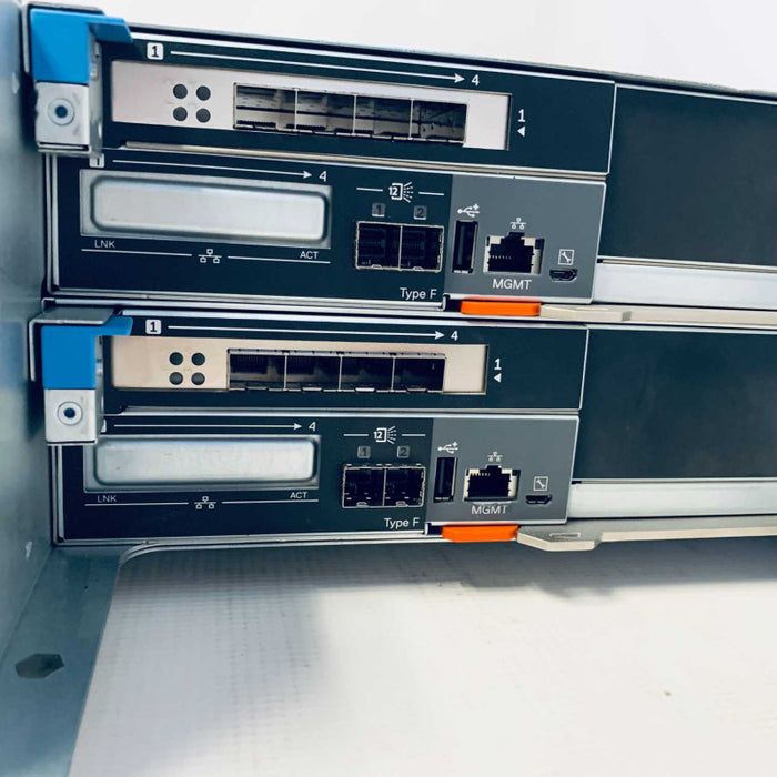 Dell EMC Storage SCv3020 2x Controller 12Gbps SAS 30x 2.5\\" Drive Bays =