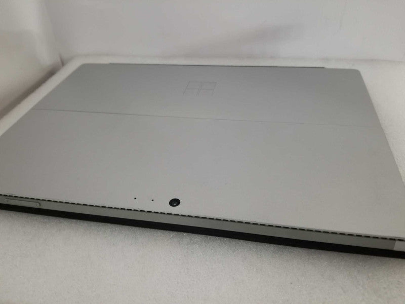 Microsoft Surface Pro 4 - i5-6300U 2.4GHz, 8GB, 256GB SSD
