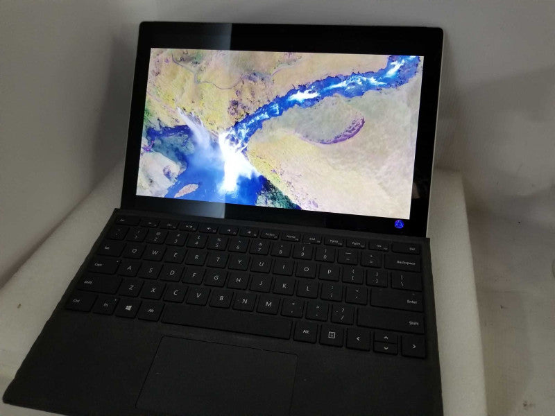 Microsoft Surface Pro 5 - i5-7300U 2.6GHz, 8GB RAM, 256GB SSD