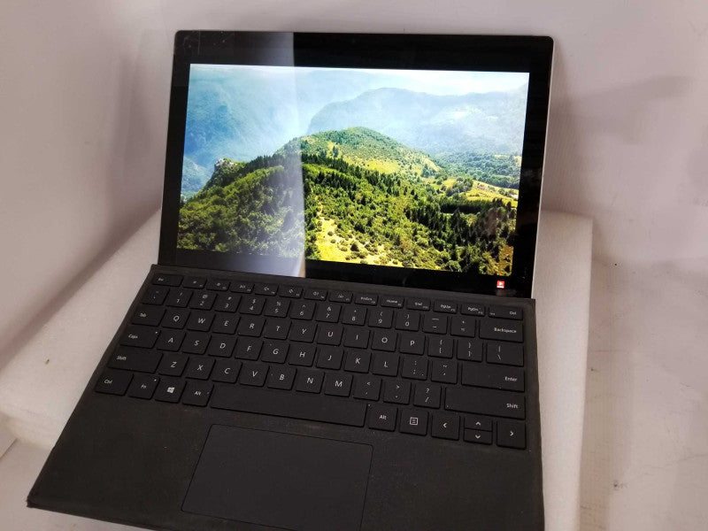 Microsoft Surface Pro 5 - i5-7300U 2.6GHz, 8GB RAM, 256GB SSD - READ