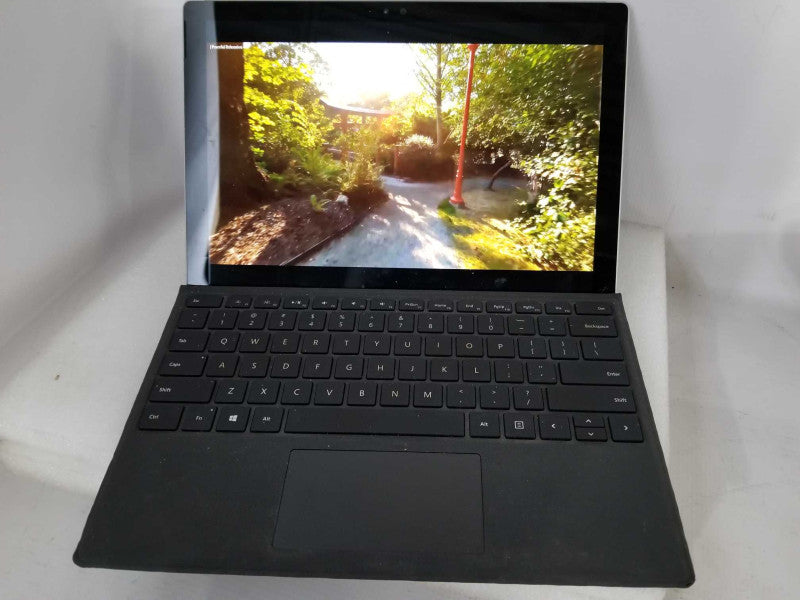 Microsoft Surface Pro 4 - i5-6300U 2.4GHz, 8GB RAM, 256GB SSD - READ
